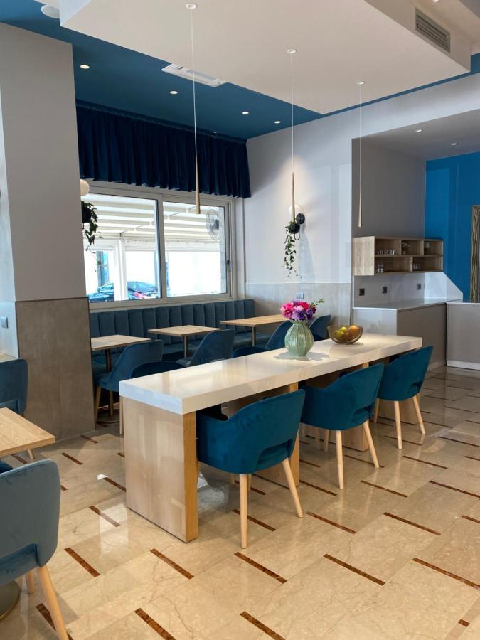 Ambra Hotel - The Only Central Lakeside Hotel In Iseo Exterior foto