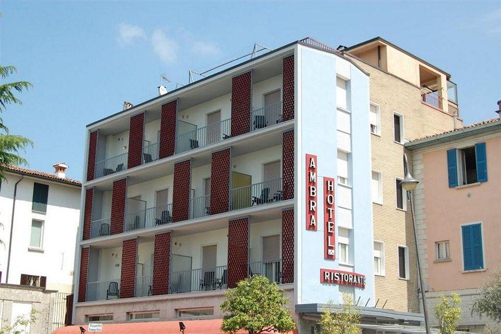 Ambra Hotel - The Only Central Lakeside Hotel In Iseo Exterior foto