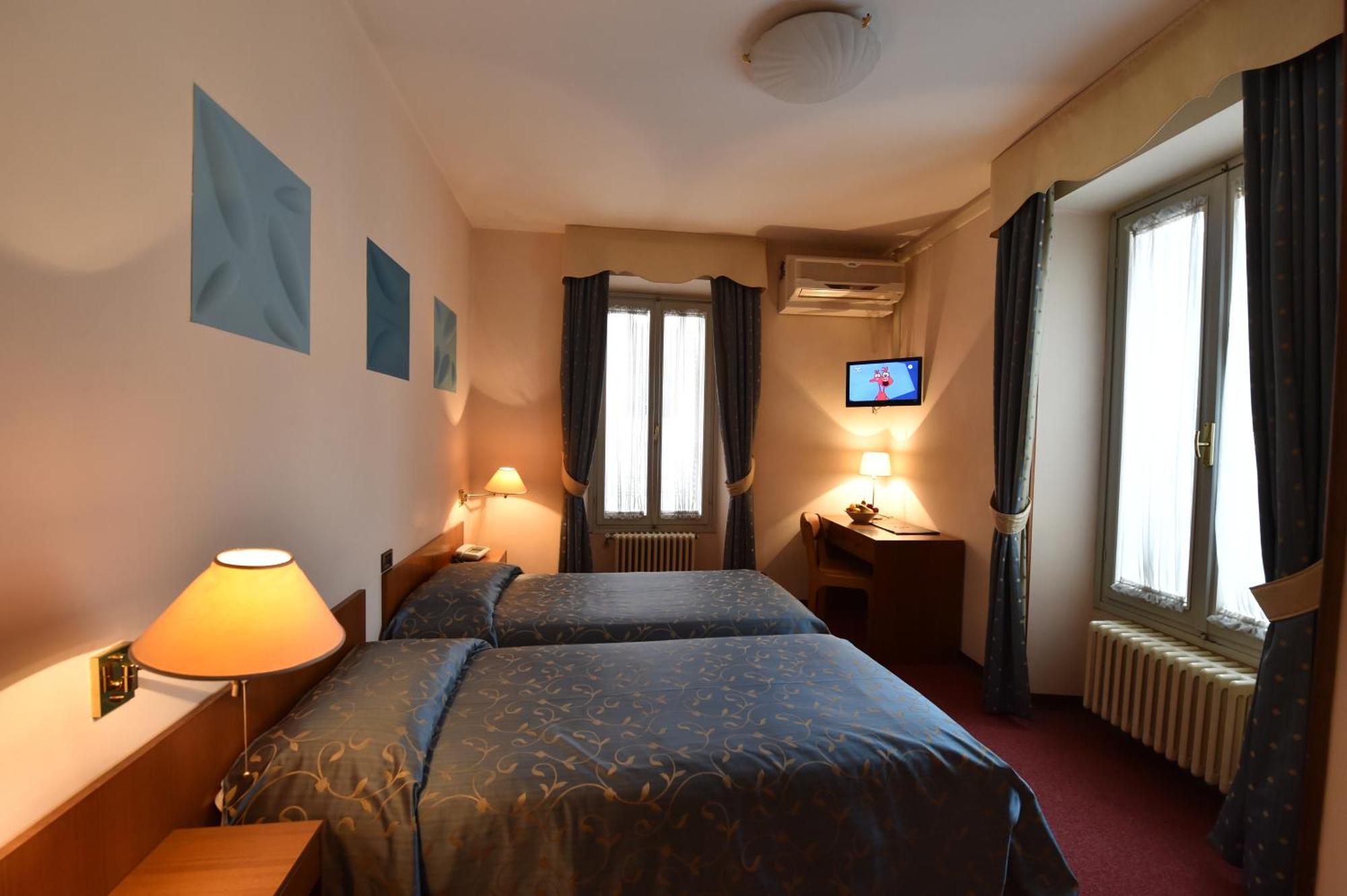 Ambra Hotel - The Only Central Lakeside Hotel In Iseo Exterior foto